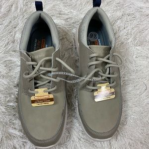 Skechers Mens shoes Relaxed Fit Size 9.5